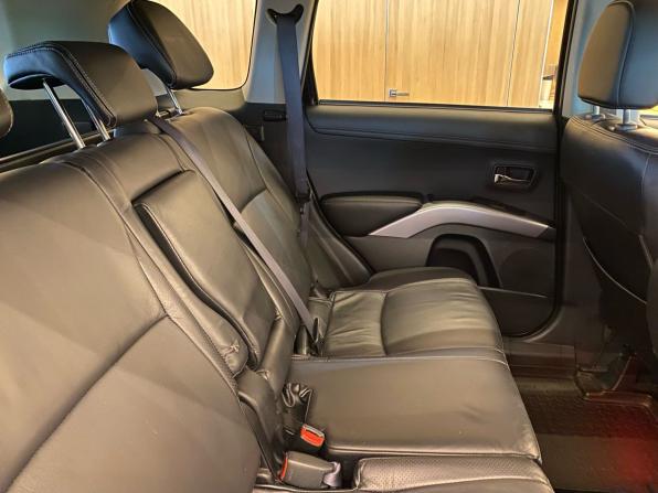 Mitsubishi Outlander II Рестайлинг с пробегом 2011 года, цена 908 000 рублей, 243690 км, внедорожник, Автокод Объявления