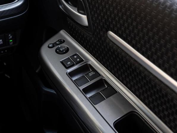 Honda Stepwgn V Рестайлинг с пробегом 2018 года, цена 2 445 000 рублей, 72757 км, минивэн, Автокод Объявления