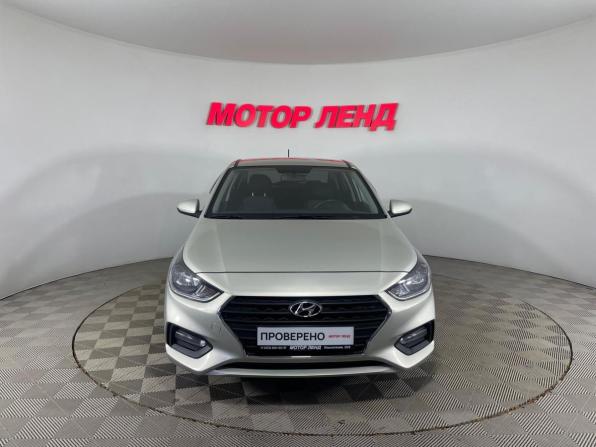 Hyundai Solaris II с пробегом 2018 года, цена 1 370 000 рублей, 71754 км, седан, Автокод Объявления