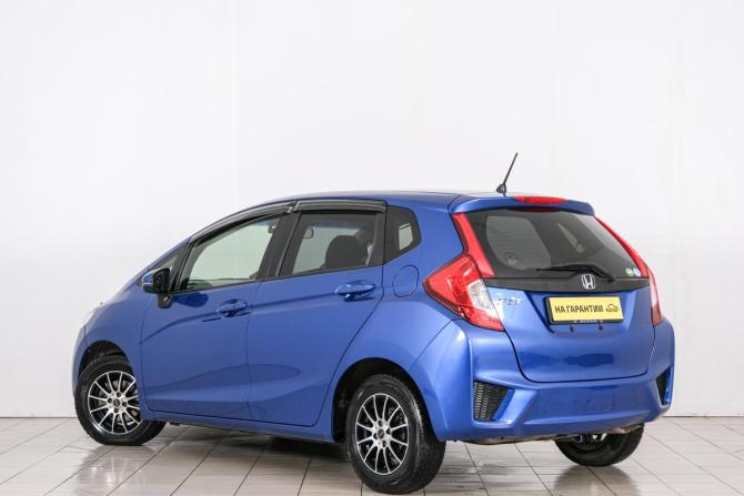 Honda Fit III с пробегом 2016 года, цена 999 000 рублей, 110212 км, хэтчбек, Автокод Объявления