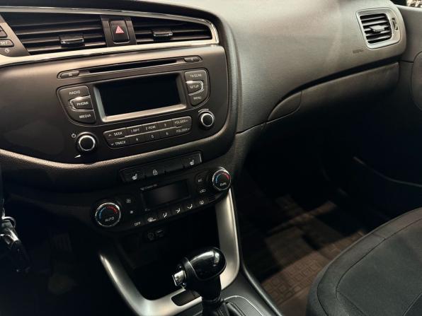 Kia Ceed II Рестайлинг с пробегом 2015 года, цена 1 060 000 рублей, 171000 км, хэтчбек, Автокод Объявления