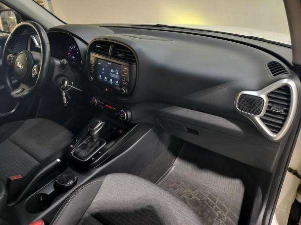 Kia Soul II Рестайлинг с пробегом 2019 года, цена 1 590 000 рублей, 206000 км, хэтчбек, Автокод Объявления
