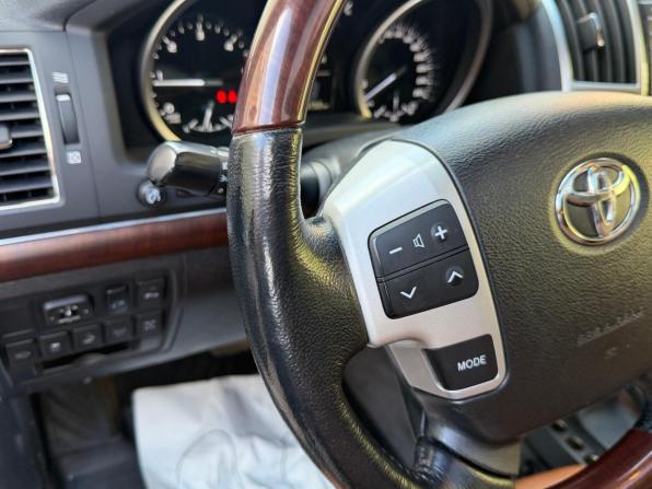 Toyota Land Cruiser 200 Series Рестайлинг 1 с пробегом 2014 года, цена 3 449 000 рублей, 285000 км, внедорожник, Автокод Объявления