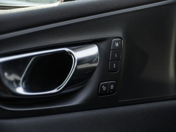 Volvo XC60 II с пробегом 2020 года, цена 4 099 000 рублей, 86503 км, внедорожник, Автокод Объявления
