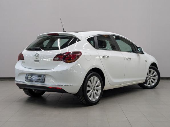 Opel Astra J Рестайлинг с пробегом 2012 года, цена 940 000 рублей, 113641 км, хэтчбек, Автокод Объявления
