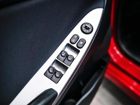 Hyundai Solaris I Рестайлинг с пробегом 2015 года, цена 990 000 рублей, 102118 км, седан, Автокод Объявления