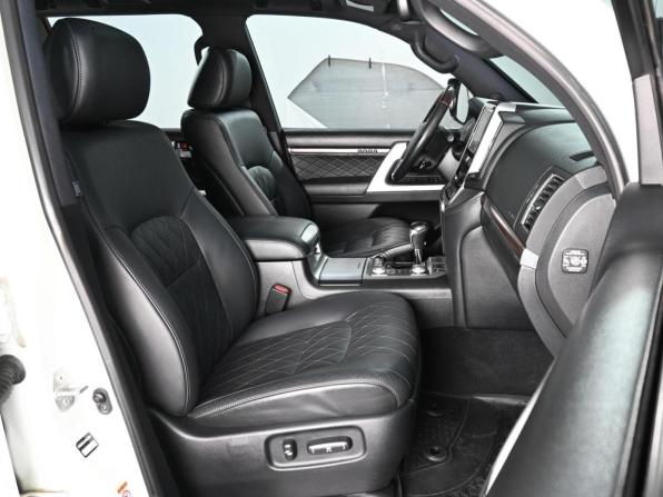 Toyota Land Cruiser 200 Series Рестайлинг 2 с пробегом 2017 года, цена 5 499 000 рублей, 280424 км, внедорожник, Автокод Объявления