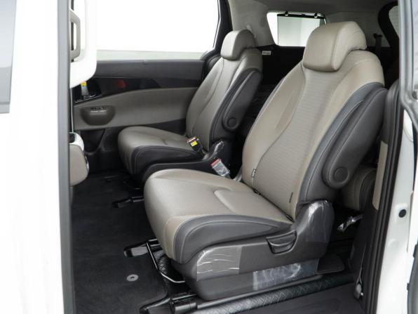 Kia Carnival IV Рестайлинг с пробегом 2025 года, цена 6 098 999 рублей, 9946 км, минивэн, Автокод Объявления