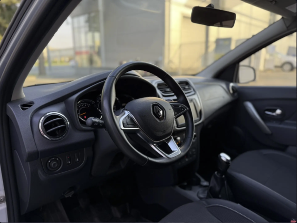 Renault Sandero II Рестайлинг с пробегом 2020 года, цена 1 093 000 рублей, 82000 км, хэтчбек, Автокод Объявления