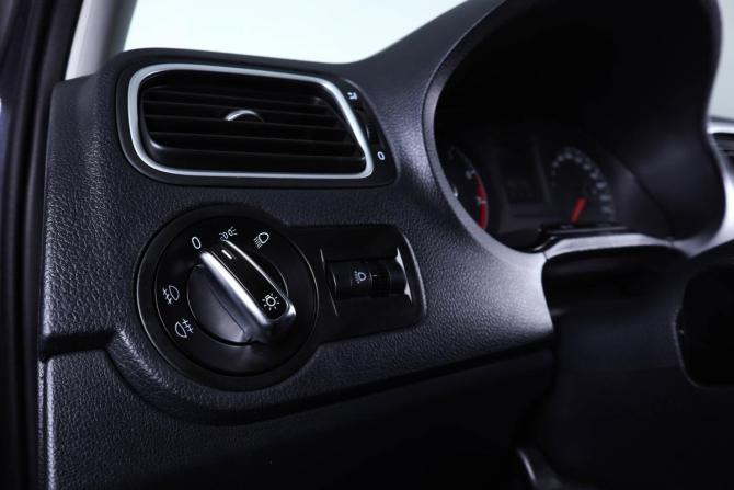 Volkswagen Polo V с пробегом 2015 года, цена 949 000 рублей, 203000 км, седан, Автокод Объявления