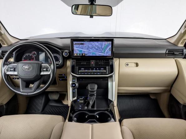 Toyota Land Cruiser 300 Series с пробегом 2022 года, цена 8 900 000 рублей, 31000 км, внедорожник, Автокод Объявления