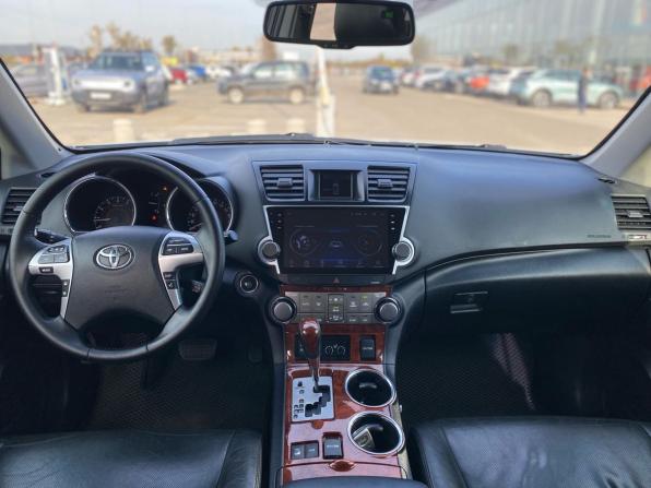Toyota Highlander II (XU40) Рестайлинг с пробегом 2011 года, цена 1 715 000 рублей, 268200 км, внедорожник, Автокод Объявления