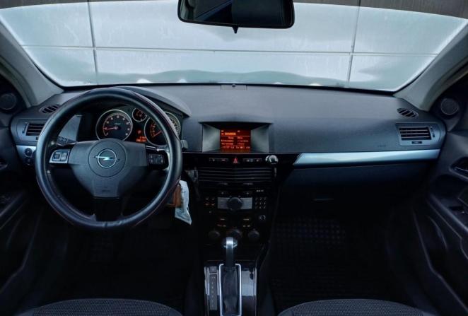 Opel Astra H Рестайлинг с пробегом 2008 года, цена 630 000 рублей, 198132 км, хэтчбек, Автокод Объявления