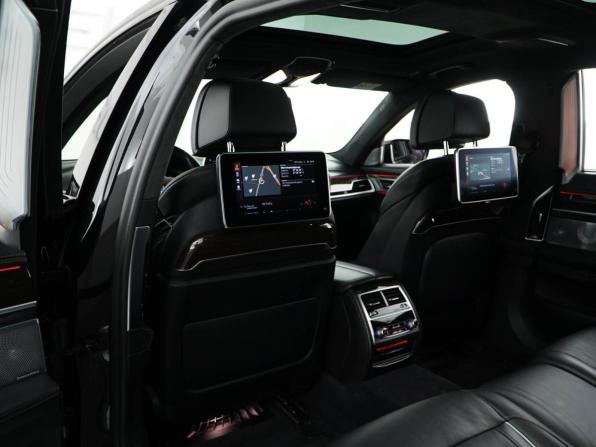 BMW 7 серии VI (G11/G12) Рестайлинг с пробегом 2019 года, цена 5 177 077 рублей, 159772 км, седан, Автокод Объявления
