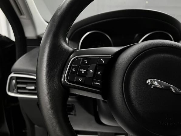 Jaguar F-Pace I с пробегом 2017 года, цена 2 140 000 рублей, 128435 км, внедорожник, Автокод Объявления