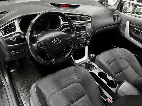 Kia Ceed II Рестайлинг с пробегом 2017 года, цена 1 195 000 рублей, 130849 км, хэтчбек, Автокод Объявления
