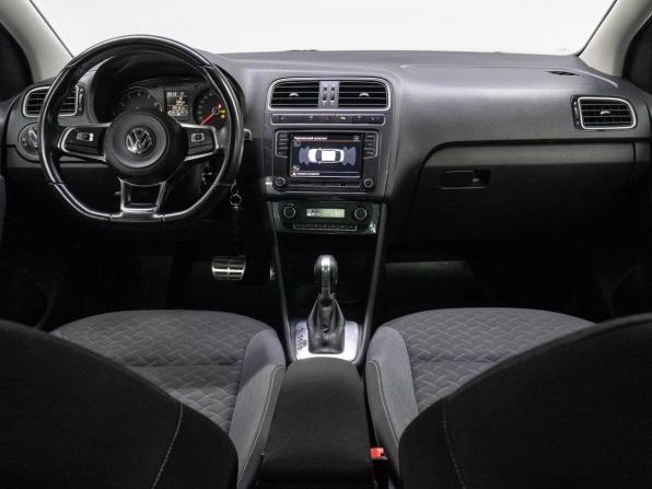 Volkswagen Polo V Рестайлинг с пробегом 2018 года, цена 1 090 000 рублей, 128131 км, седан, Автокод Объявления