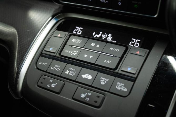 Honda Stepwgn V Рестайлинг с пробегом 2019 года, цена 3 049 000 рублей, 64408 км, минивэн, Автокод Объявления