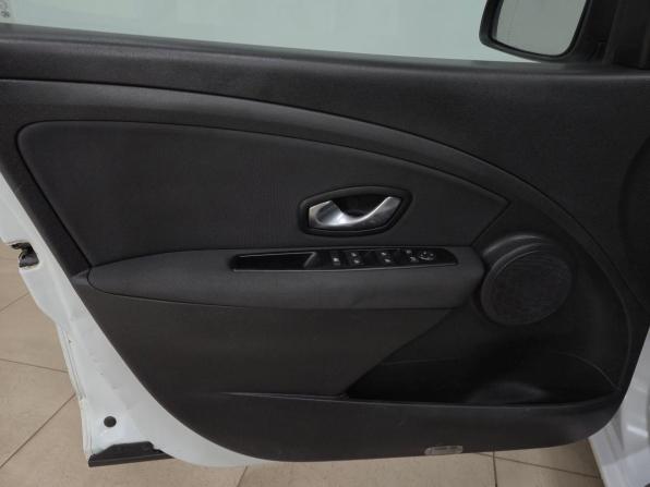 Renault Fluence I с пробегом 2010 года, цена 520 000 рублей, 299691 км, седан, Автокод Объявления
