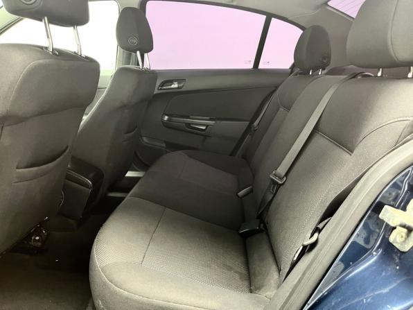 Opel Astra H Рестайлинг с пробегом 2011 года, цена 499 000 рублей, 244325 км, седан, Автокод Объявления