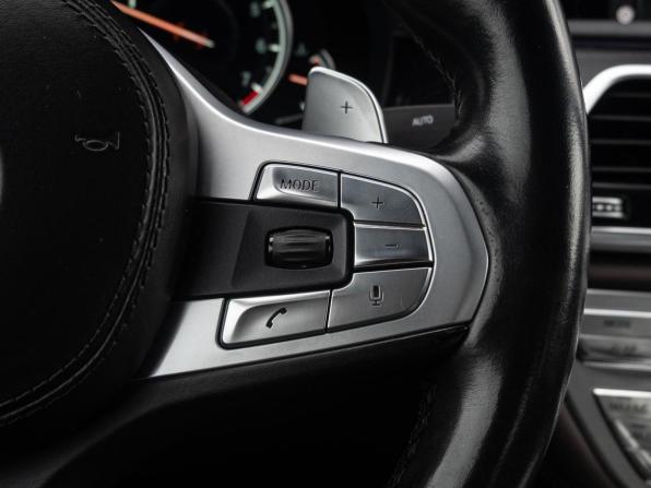 BMW 7 серии VI (G11/G12) с пробегом 2018 года, цена 4 350 000 рублей, 97856 км, седан, Автокод Объявления