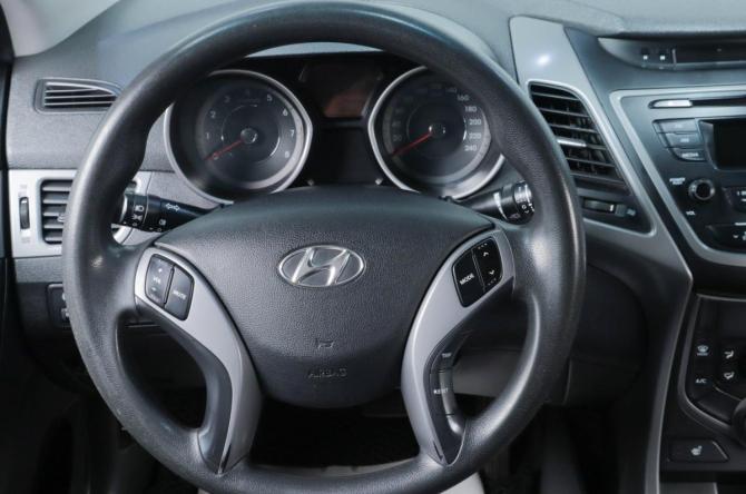 Hyundai Elantra V (MD) Рестайлинг с пробегом 2015 года, цена 789 000 рублей, 301900 км, седан, Автокод Объявления