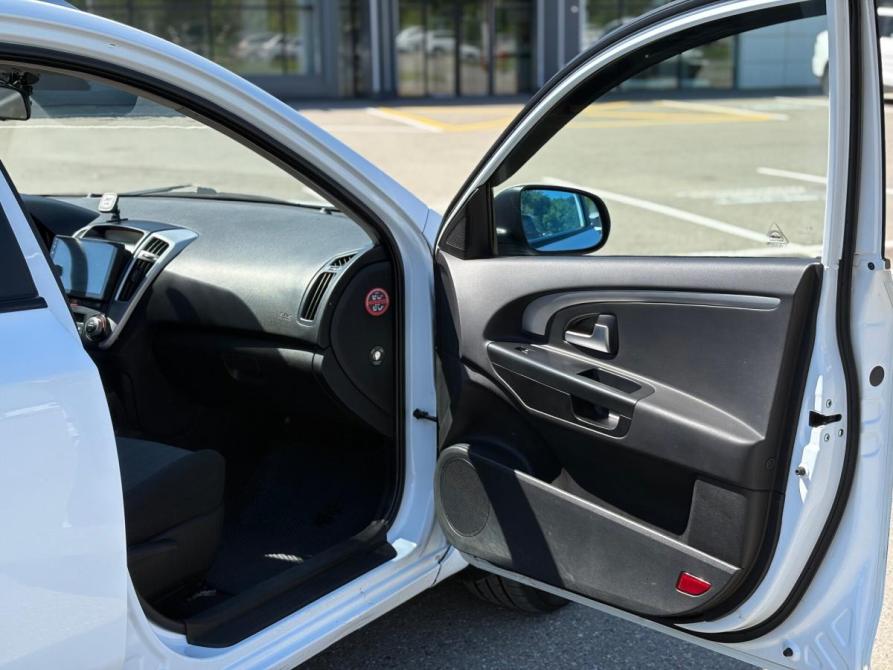 Kia Ceed I Рестайлинг Томск  - изображение 18