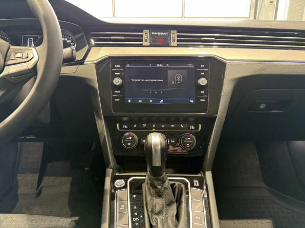 Volkswagen Passat B8 Рестайлинг с пробегом 2019 года, цена 1 700 000 рублей, 301151 км, универсал, Автокод Объявления