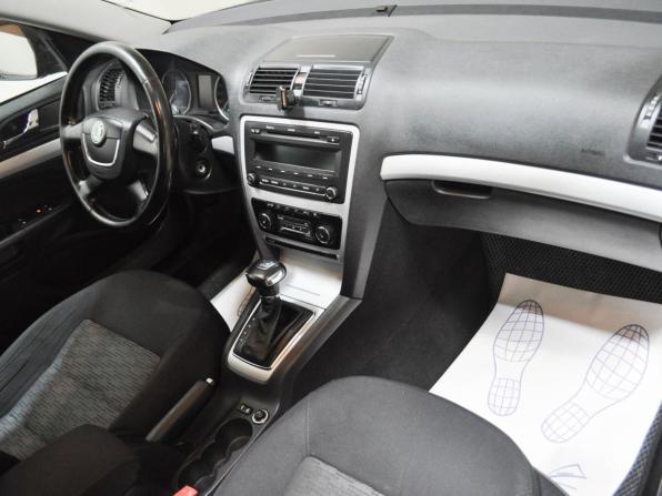 Skoda Octavia II (A5) Рестайлинг с пробегом 2011 года, цена 695 500 рублей, 252806 км, универсал, Автокод Объявления