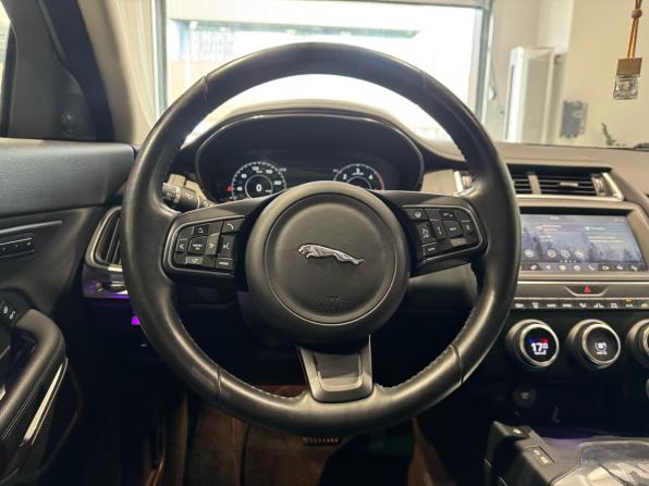 Jaguar E-Pace I с пробегом 2018 года, цена 2 600 000 рублей, 98855 км, внедорожник, Автокод Объявления