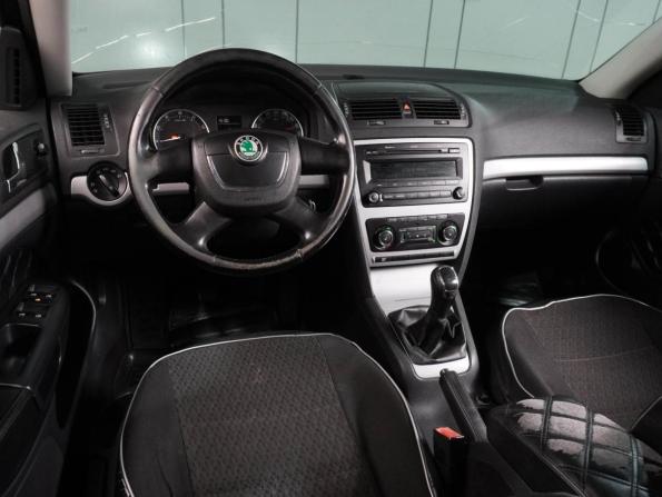 Skoda Octavia II (A5) Рестайлинг с пробегом 2012 года, цена 929 000 рублей, 219856 км, лифтбек, Автокод Объявления