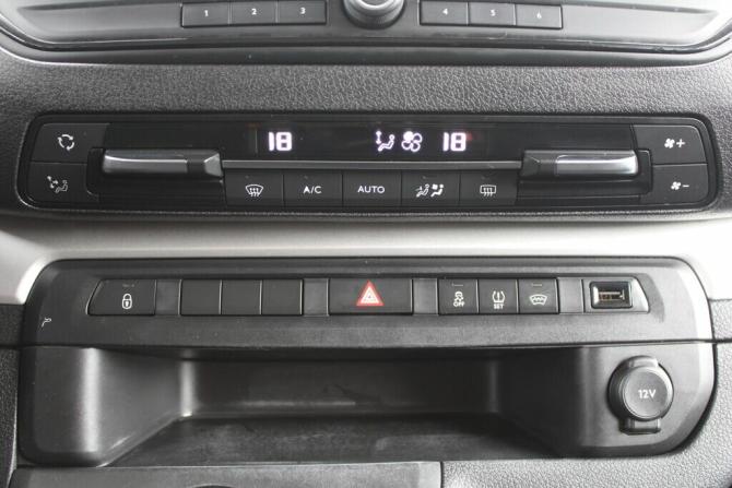 Peugeot Traveller I с пробегом 2021 года, цена 3 000 000 рублей, 240000 км, минивэн, Автокод Объявления