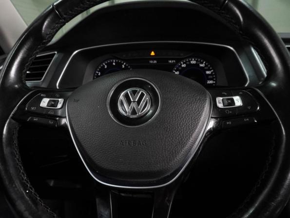 Volkswagen Tiguan II с пробегом 2018 года, цена 2 054 000 рублей, 139350 км, внедорожник, Автокод Объявления