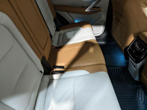 JETOUR X70+ I Рестайлинг с пробегом 2024 года, цена 2 223 600 рублей, 28034 км, внедорожник, Автокод Объявления