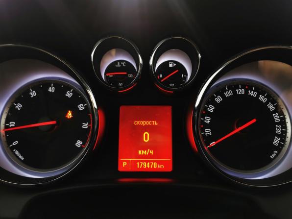 Opel Astra J Рестайлинг с пробегом 2014 года, цена 685 000 рублей, 179468 км, седан, Автокод Объявления