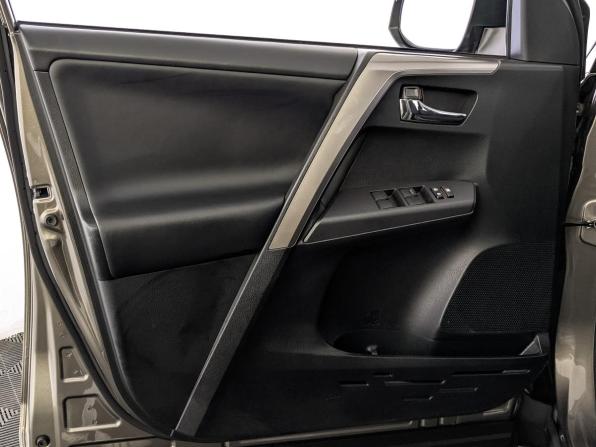 Toyota RAV4 IV (XA40) Рестайлинг с пробегом 2018 года, цена 2 800 000 рублей, 51388 км, внедорожник, Автокод Объявления