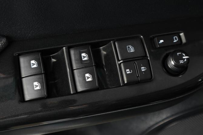 Toyota Hilux VIII с пробегом 2018 года, цена 2 749 000 рублей, 372000 км, offers.body_type.unknown, Автокод Объявления