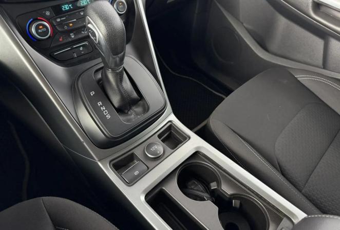 Ford Kuga II Рестайлинг с пробегом 2019 года, цена 1 645 000 рублей, 181290 км, внедорожник, Автокод Объявления