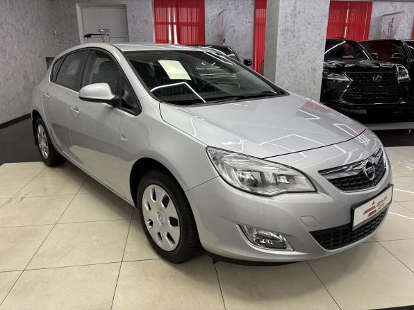 Opel Astra J Рестайлинг с пробегом 2012 года, цена 1 345 000 рублей, 28483 км, хэтчбек, Автокод Объявления