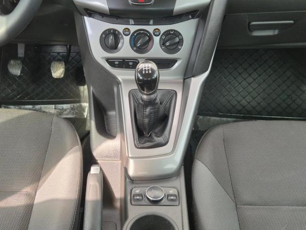 Ford Focus III с пробегом 2013 года, цена 670 000 рублей, 147143 км, седан, Автокод Объявления