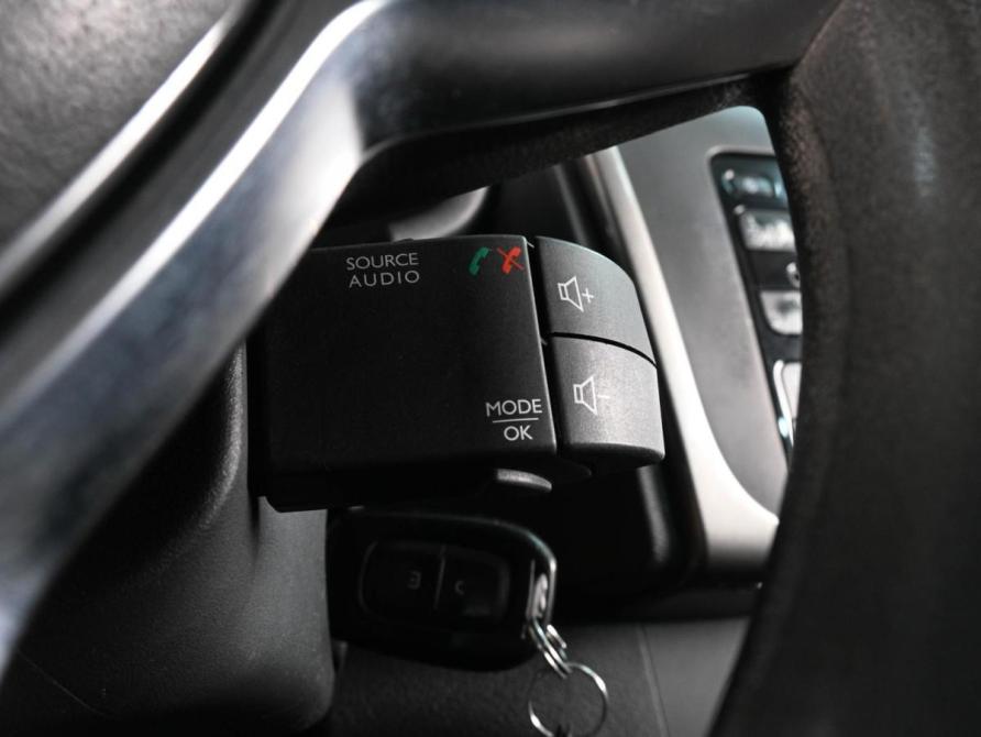 Renault Logan II Рестайлинг Ростов-на-Дону  - изображение 14
