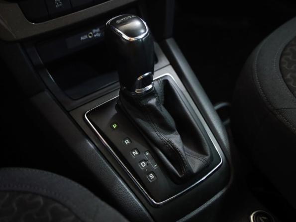 Skoda Yeti I Рестайлинг с пробегом 2015 года, цена 1 169 000 рублей, 208951 км, внедорожник, Автокод Объявления