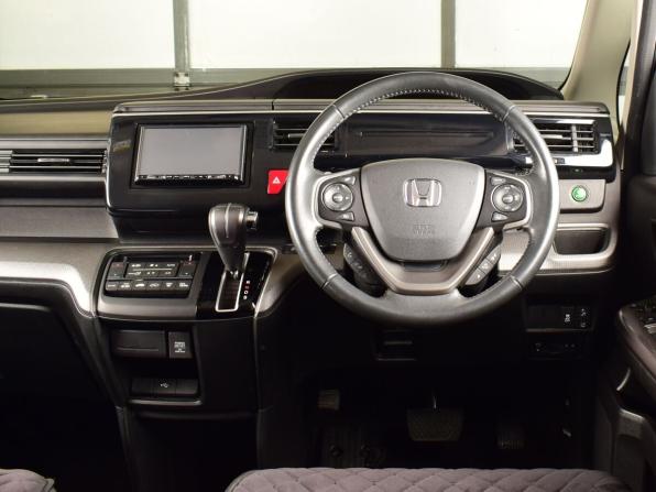 Honda Stepwgn V Рестайлинг с пробегом 2019 года, цена 2 214 995 рублей, 94852 км, минивэн, Автокод Объявления