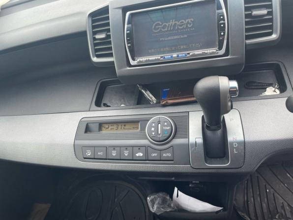 Honda Freed I с пробегом 2010 года, цена 1 050 000 рублей, 95145 км, компактвэн, Автокод Объявления