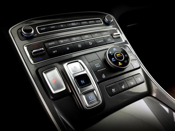 Hyundai Santa Fe IV Рестайлинг с пробегом 2021 года, цена 3 950 000 рублей, 38670 км, внедорожник, Автокод Объявления