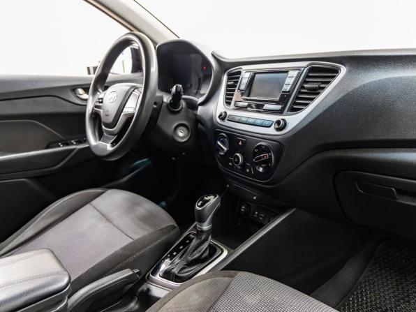 Hyundai Solaris II с пробегом 2018 года, цена 1 208 000 рублей, 136363 км, седан, Автокод Объявления