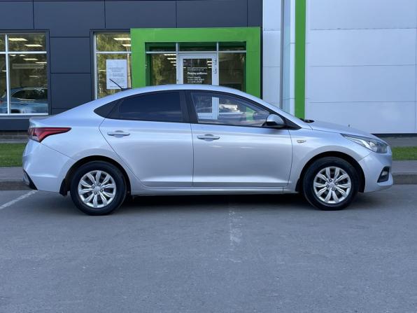 Hyundai Solaris II с пробегом 2017 года, цена 1 089 000 рублей, 126203 км, седан, Автокод Объявления