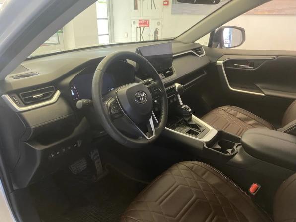 Toyota RAV4 V (XA50) с пробегом 2023 года, цена 3 650 000 рублей, 44421 км, внедорожник, Автокод Объявления