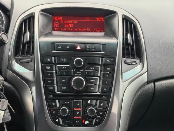 Opel Astra J Рестайлинг с пробегом 2012 года, цена 559 000 рублей, 208000 км, седан, Автокод Объявления