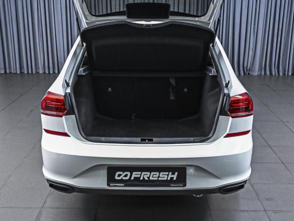 Volkswagen Polo VI с пробегом 2021 года, цена 1 549 000 рублей, 67206 км, лифтбек, Автокод Объявления